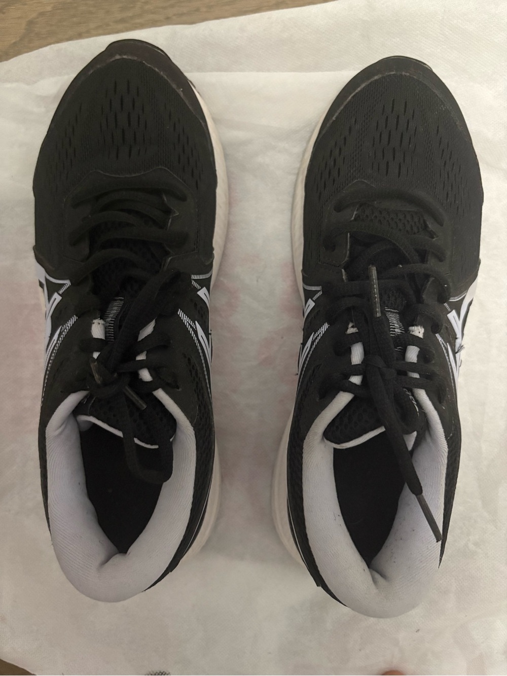 Asics gel contend 7 wide 8.5 Black and light purple  Athletic Running Shoes